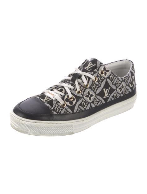 louis vuitton canvas sneakers.